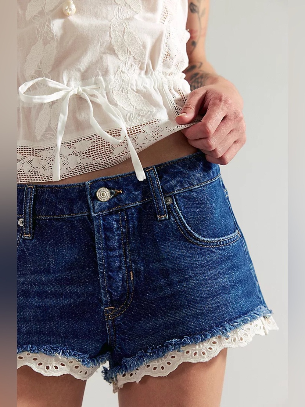 New Free People We The Free Cali Lace Shorties Denim Mini Jean Shorts sz 29